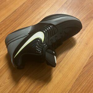 Big Boys size 8 Nike